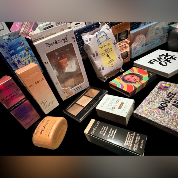 4-5 Piece Make Up/Skincare Bundle! - Picture 6 of 14